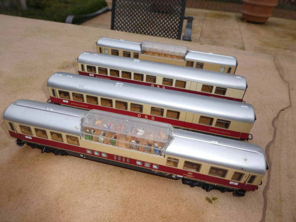 Märklin H0 - 4087/4090 - Modeltog passagervogn (4) - 4 TEE-vogne, delvist med lys og passagerer. - DB #1.0