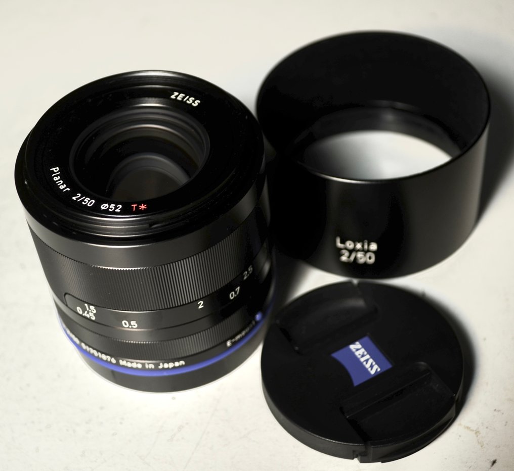 Zeiss Planar 50mm f/2 Camera lens #1.0