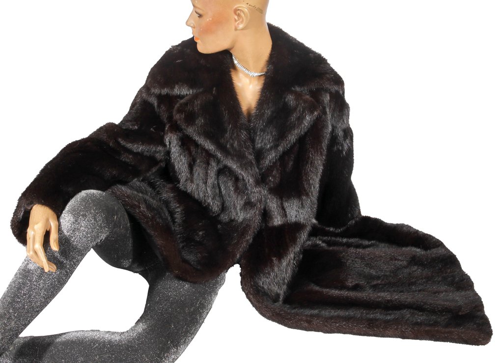 Artisan Furrier - Fur coat #2.1