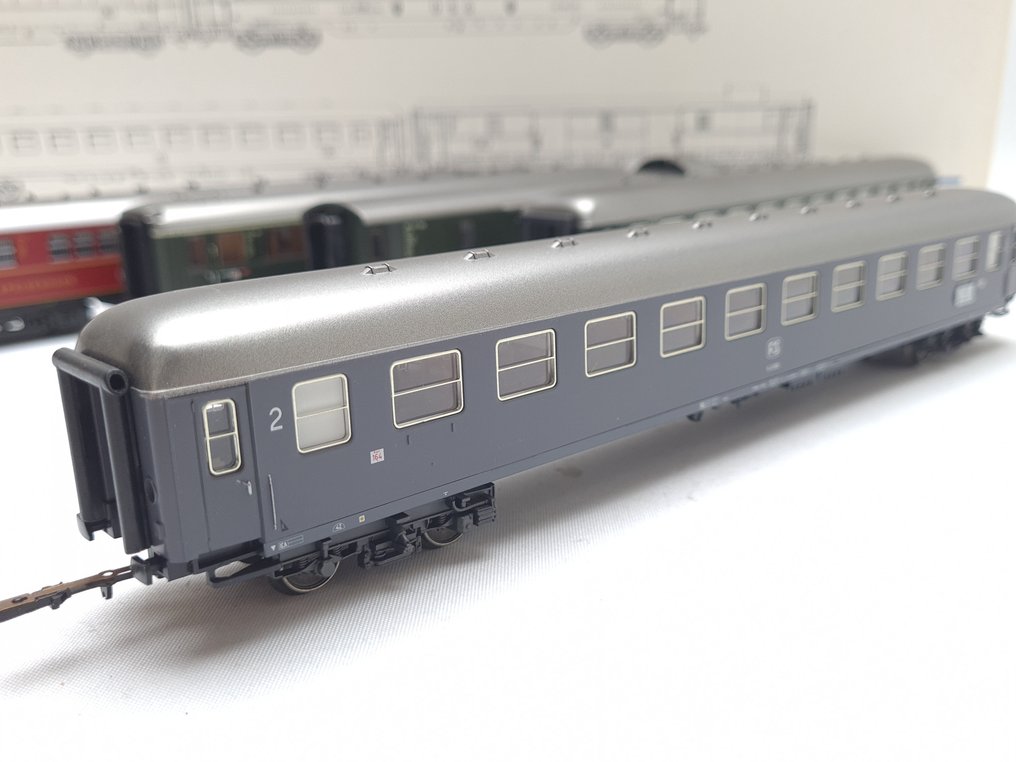 Märklin H0 - 42941 - 模型客運火車套裝 (5) - 5x 'Riviera Express' 列车车厢套装，带内部照明 - DB, FS #3.2