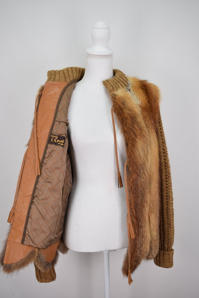 Artisan Furrier - Fur coat #2.1