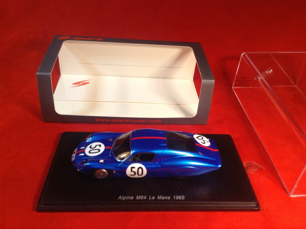 Spark 1:43 - Modell racerbil - ref. #S5486 Alpine Renault M64 Sport 24h Le Mans 1965 #50 Peter Revson/Philippe Vidal - utmerket kvalitet - begrenset utgave - svært vanskelig å finne i dag #1.0