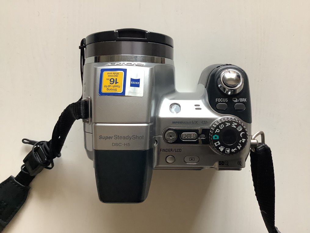 Sony Cyber-Shot DSC-H5 Digital camera #3.2