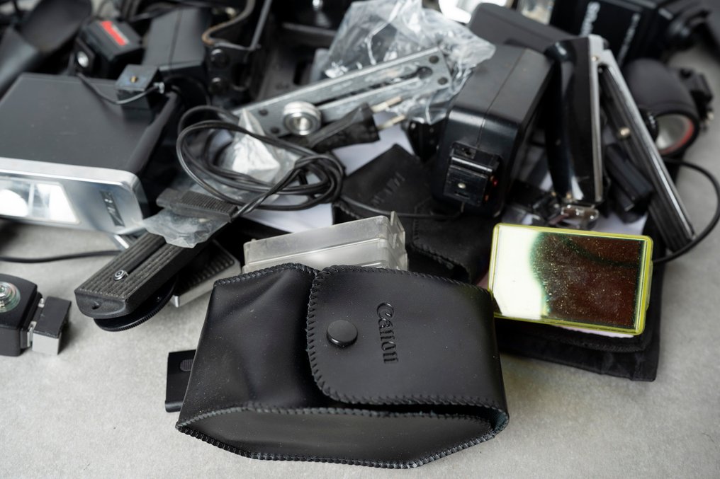 Flash accessories // cables-brackets-power-diffusor-colorgel-sockets Vaku #3.2