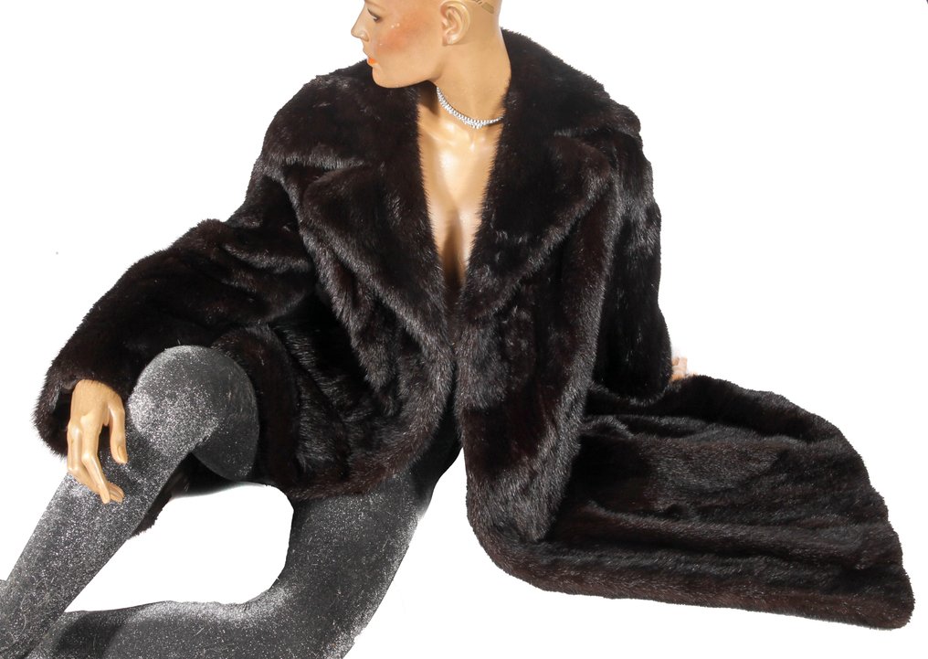 Artisan Furrier - Fur coat #1.0