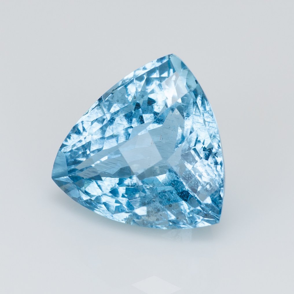 藍色, 綠色 海藍寶石  - 7.02 ct - 國際寶石學院（International Gemological Institute (IGI)） - 青绿色 #1.0