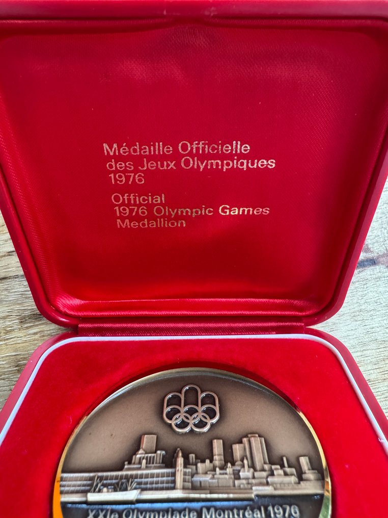 Official 1976 Montreal Olympics Bronze Medallion by Huguenin – Complete with Certificate & Original - Olympic Games - 1976 - Μετάλλιο #2.1