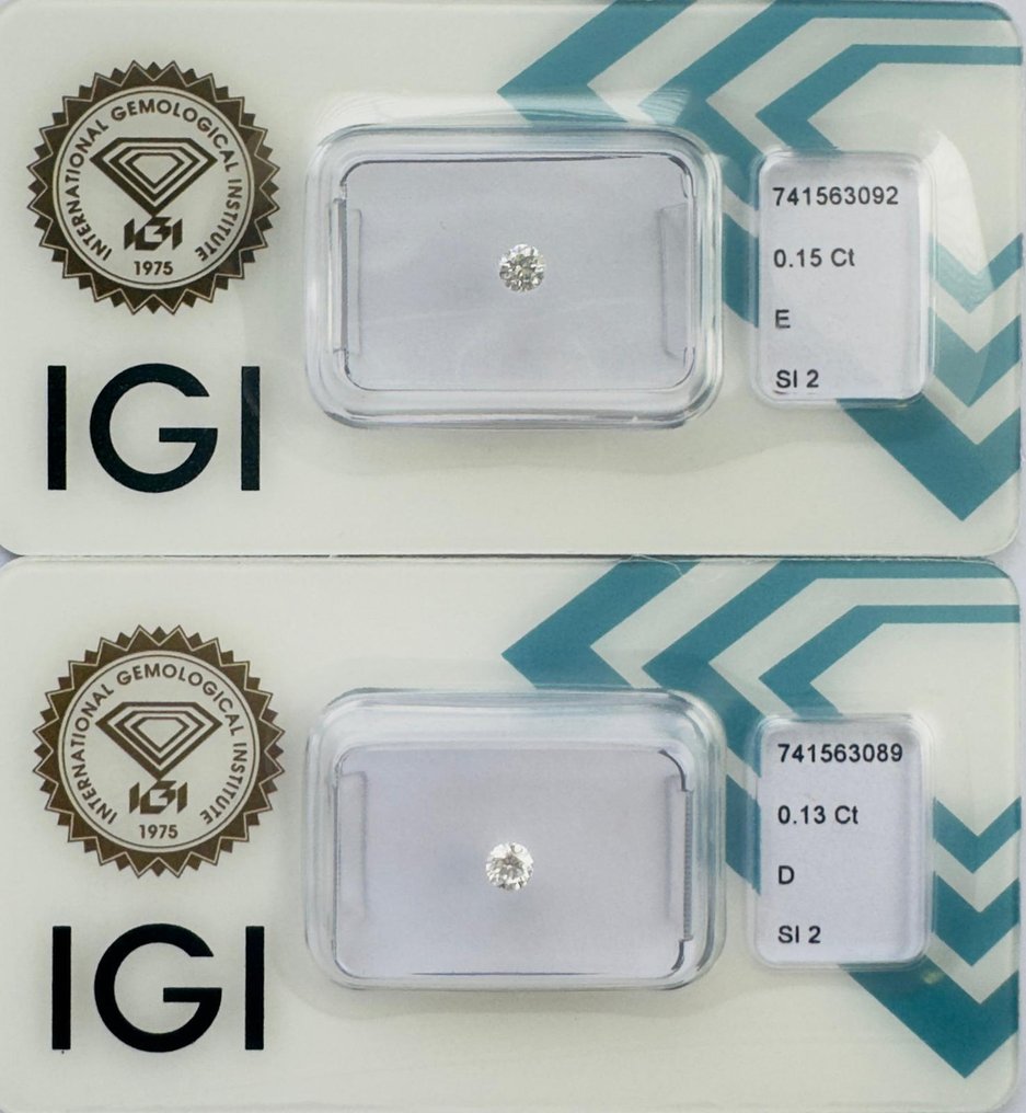 No reserve price - 2 pcs Diamond (Natural) - 0.28 ct - Round - D (colourless), E - SI2 - International Gemological Institute (IGI) - *Pair* #1.0