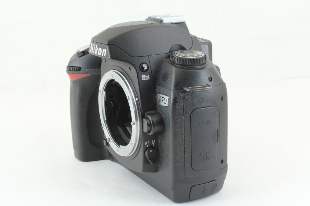 Nikon D70｜Nikon DX AFS Nikkor 18-70mm F/3.5-4.5G ED 数码相机 #2.1