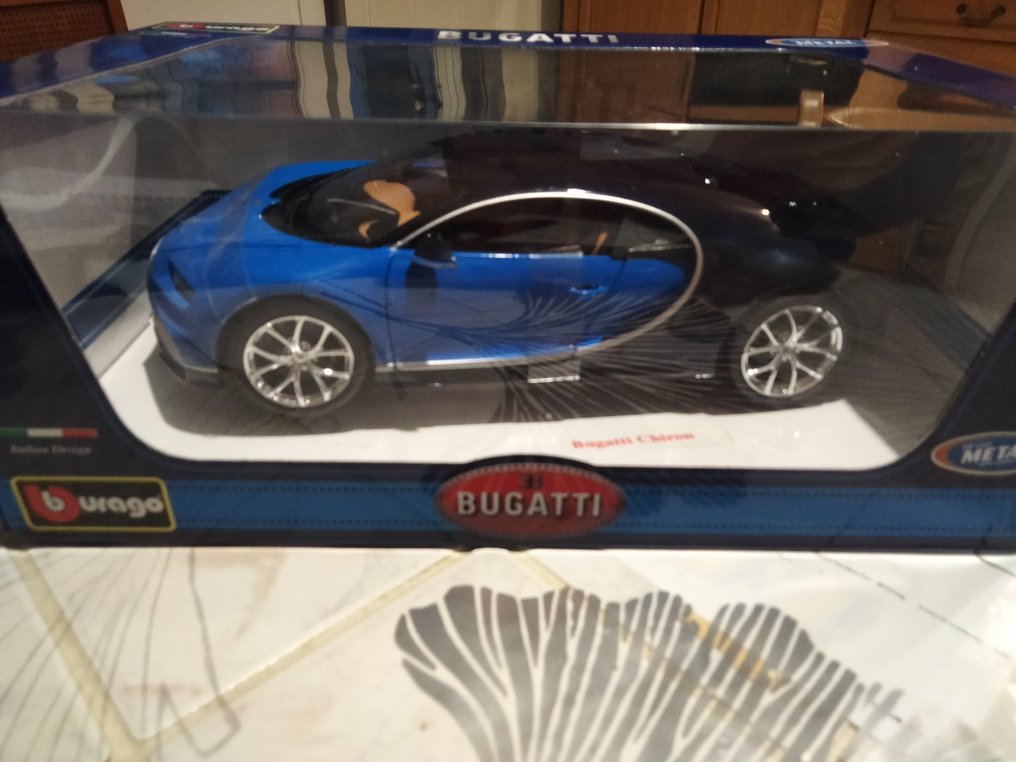 Bburago 1:18 - Modelcabrioletbil - Bugatti Chiron #1.0