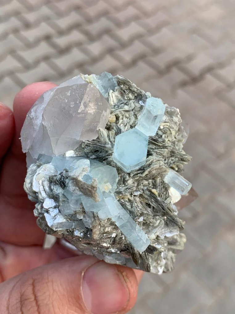 Blue Aquamarine Terminated Crystals With Mica Combine Specimen Specimen - Height: 7.3 cm - Width: 4.6 cm- 154 g - (1) #3.2