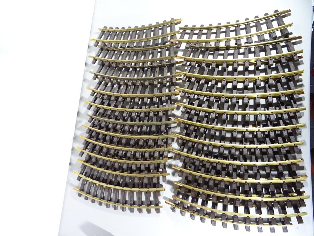 LGB G - 1000/1100 - Model train tracks (15) - 5 pieces of straight rail 300mm and 10 pieces of R1 30° curve. #1.0