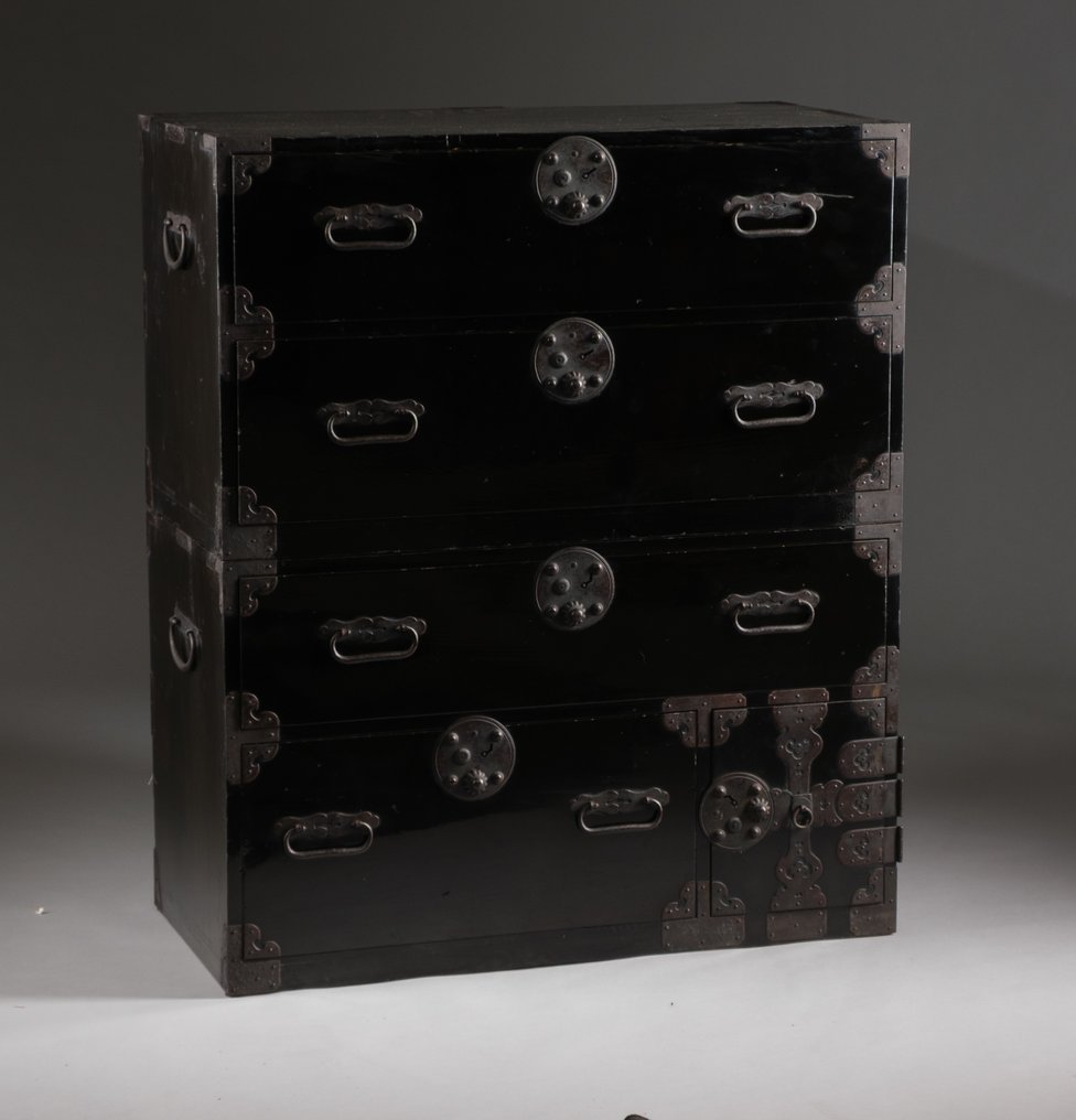 Dulap Shonai antic, lăcuit negru, în două secțiuni. - Lemn de Cypress Hinoki, Fier forjat manual - Japonia - Meiji period (1868-1912) #1.0