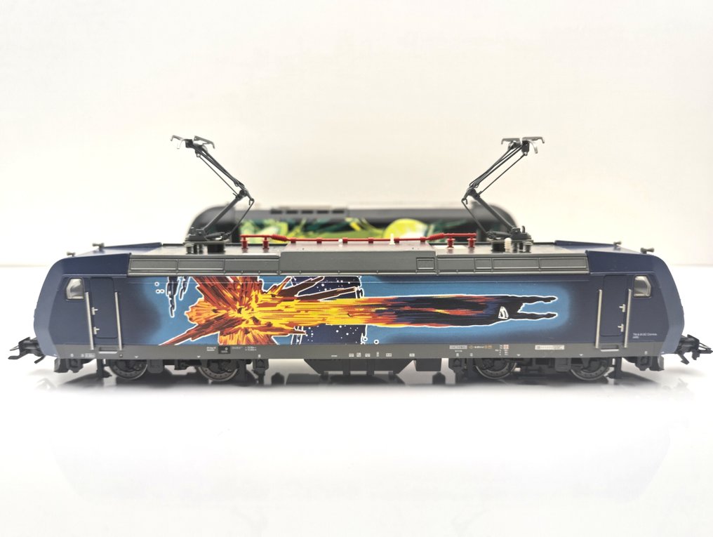 Märklin H0 - 36837 - Elektrische locomotief (2) - Dubbele set Märklin H0 'Superman'-thema locomotieven; afgebeeld met originele dozen; pantografen #2.1