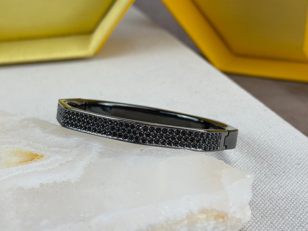 Swarovski - Statuetta - Octagon Shape Black Dextera Bangle, Size Medium - Cristallo #4.3