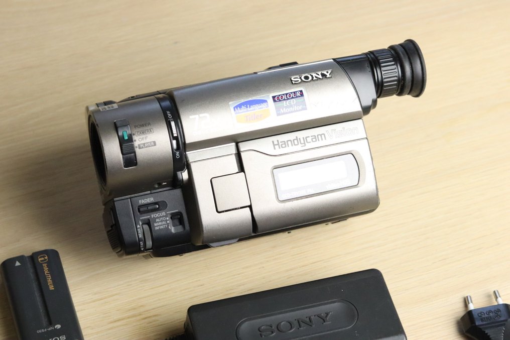 Sony CCD-TRV36E HI8 with NightShot Βιντεοκάμερα #1.0