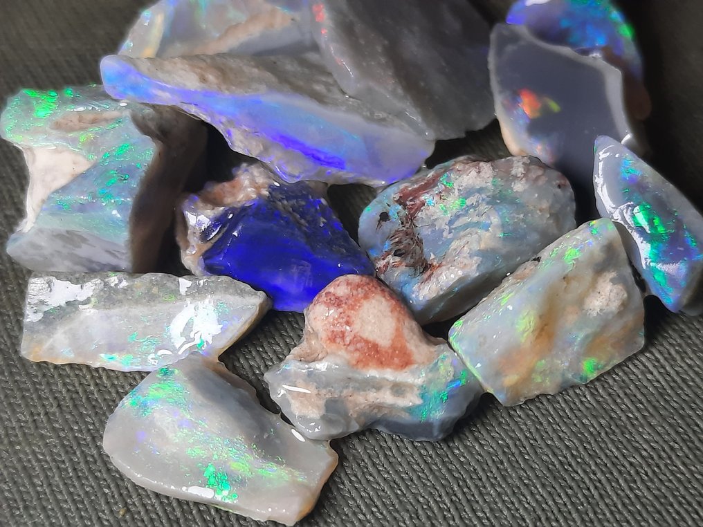 21 cts - Kaunis Australian opaal Karkea- 4.2 g #3.2