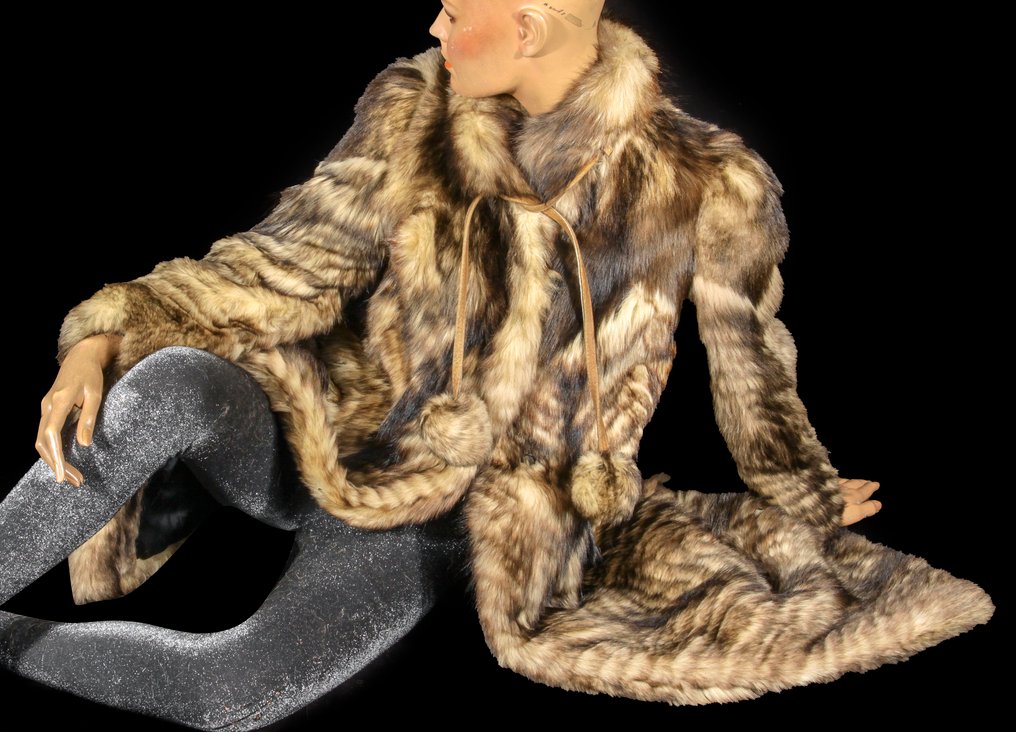 Artisan Furrier - Fur coat #1.0