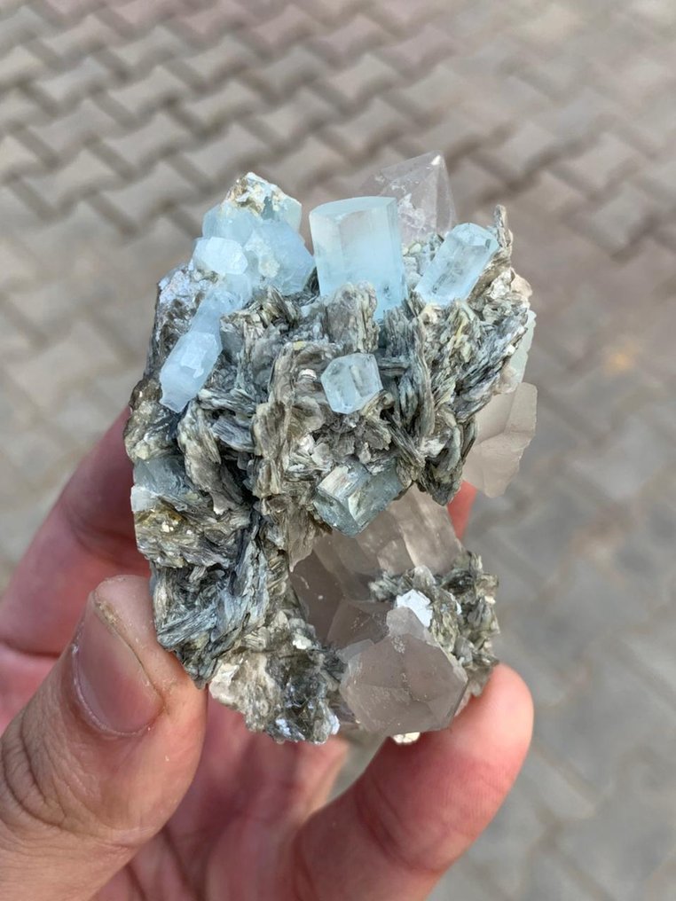 Blue Aquamarine Terminated Crystals With Mica Combine Specimen Specimen - Height: 7.3 cm - Width: 4.6 cm- 154 g - (1) #2.1