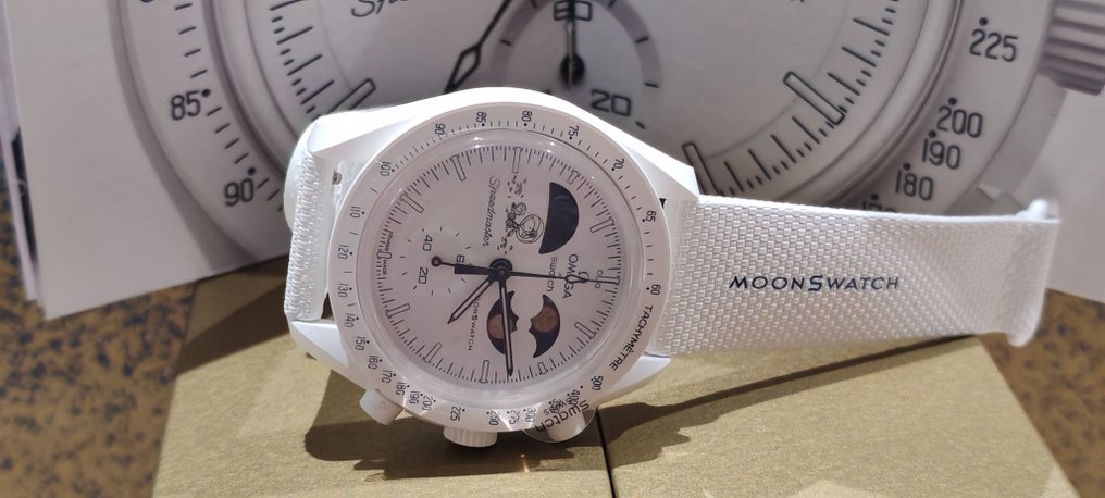 Swatch - MoonSwatch. Mission to Eartphase. Moonshine Gold. - No reserve price - SO33W701L - Unisex - 2025 #1.0