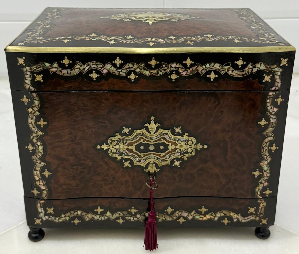 酒柜 - 镀金黄铜, 缎木, 金钟柏 - 酒柜 #2.1