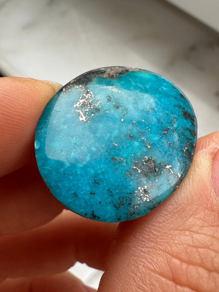 綠松石 真品！頂級顏色的內沙布爾綠松石，重47.35克拉。碩大精美。寶石級品質！ - 高度: 26 mm - 闊度: 21 mm- 9.47 g #2.1