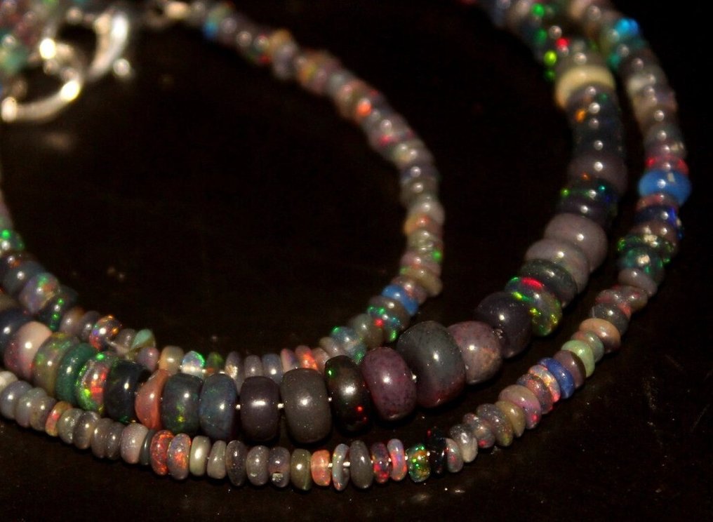 Luonnolliset mustat opaalipallot - 41 cts- 8.2 g #2.1