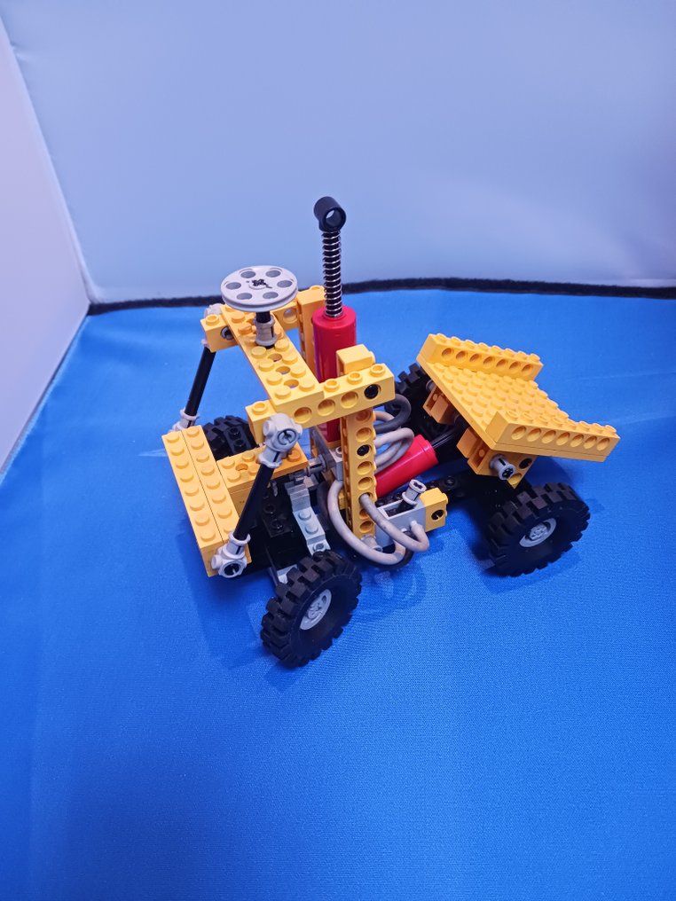 Lego Set - Technic - 8040 Pneumatic Universal Building Set - 8843 Fork-Lift Truck #3.2