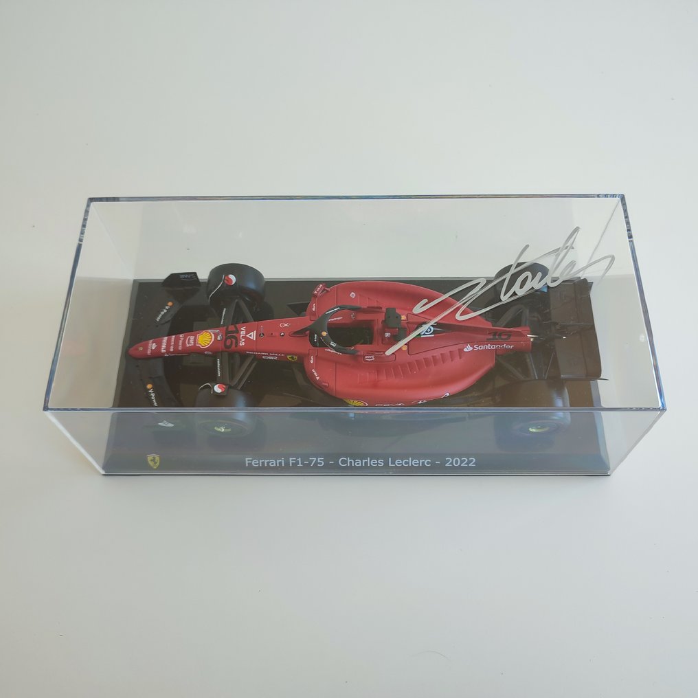 Ferrari - Charles Leclerc - 2022 - 1/24 méretarányú modellautó #2.1