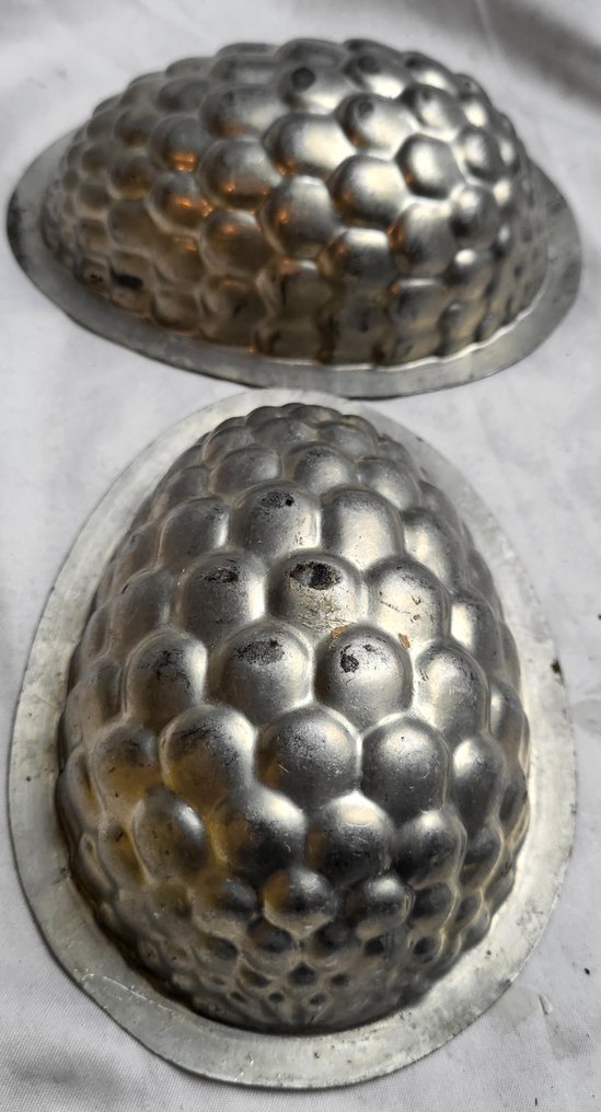 Verschillende chocolade vormen en marsepein vormen; Merkjes: DeHaeck Gent, C. van Laere Leiden en - Instrumente de lucru #2.1