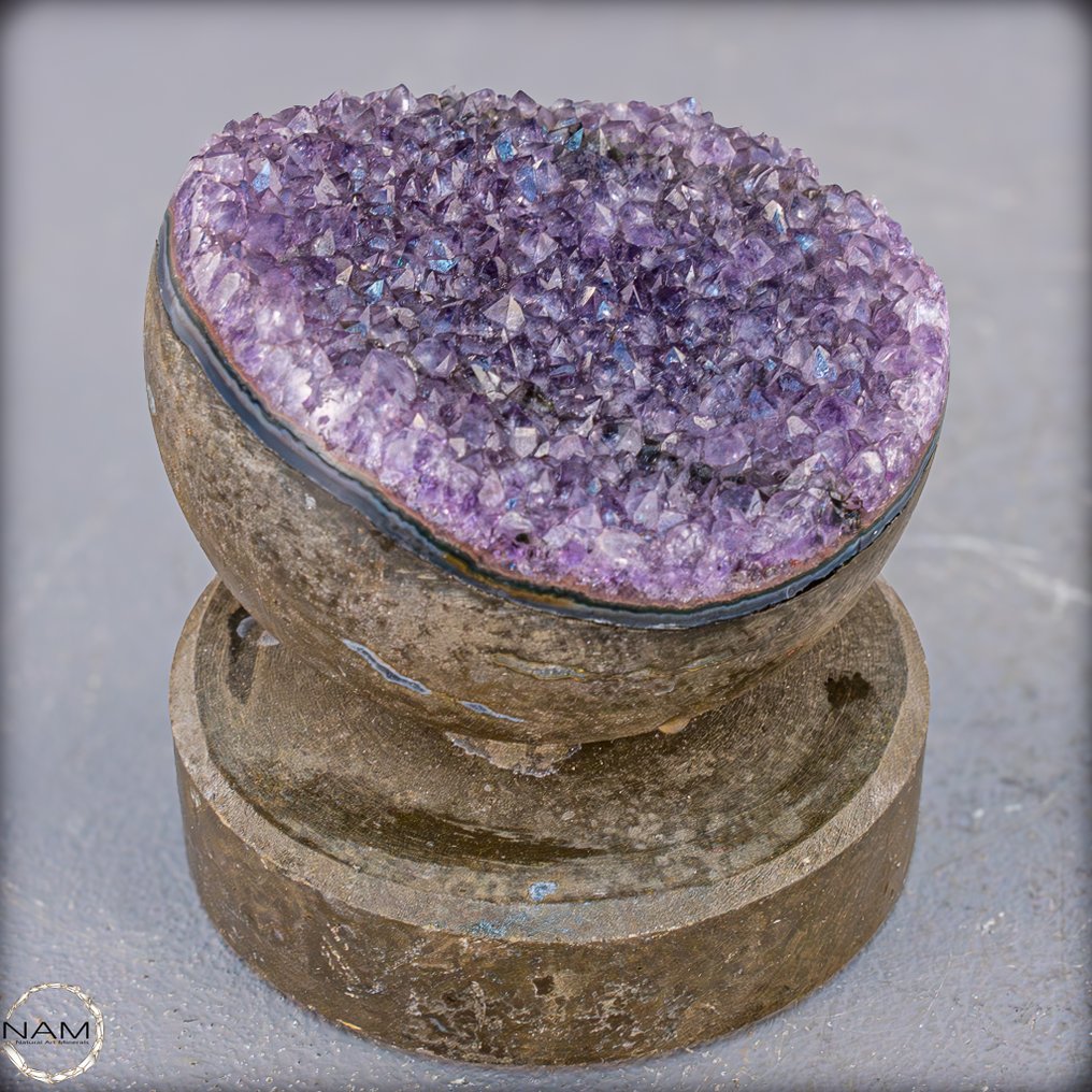 Φυσική δρύση αμέθοδος σε μαζική βάση πετρωμάτων. Ένα σπάνιο, δυναμικό θέαμα.- 675.21 g #1.0