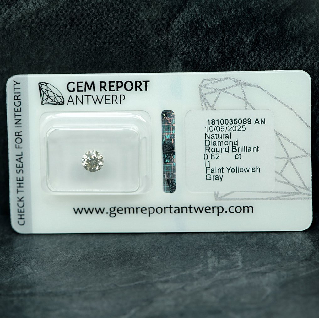 沒有保留價 - 1 pcs 鑽石  (天然彩色)  - 0.62 ct - 圓形 - Faint 淡黃色 灰色 - I1 - Gem Report Antwerp (GRA) #4.3