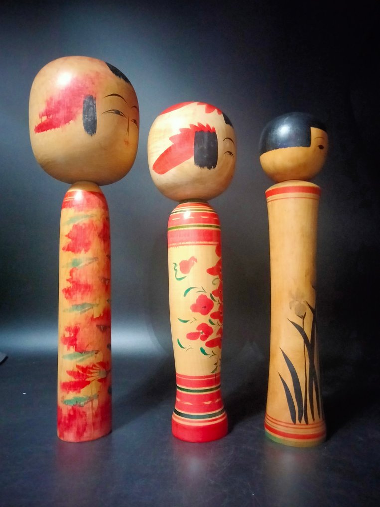 Figurine (6) - Six traditional kokeshi dolls of different sizes (36 cm - 24 cm). #4.3