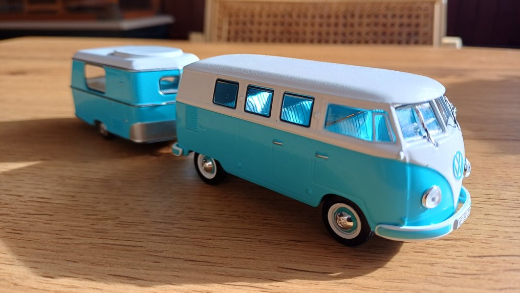 Hachette 1:43 - Modell szedán  (2) - Volkswagen Combi T1 avec caravane #2.1