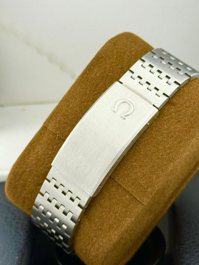 Omega - Sem preço de reserva - Automatic Coral Red Dial Geneve Day-Date Cal.1020 - 166.0120 - Homem - 1972 #1.0