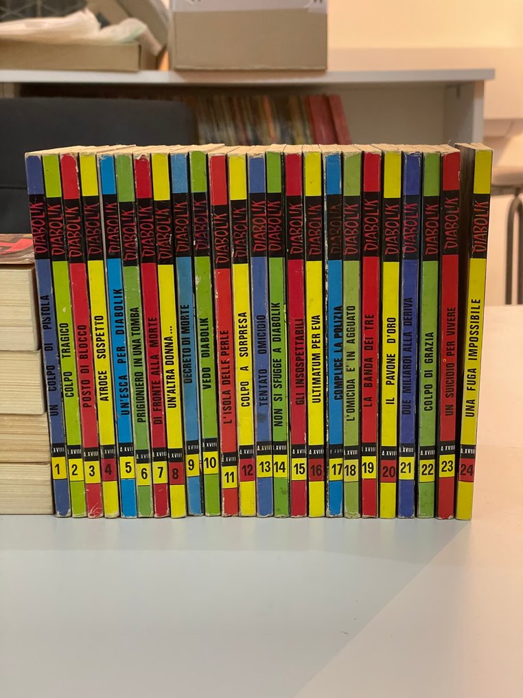 Diabolik anno XVIII (1979) nn. 1-24, anno XIX (1980) nn. 1-24 - 48 Complete series - Πρώτη έκδοση - 1979/1980 #1.0