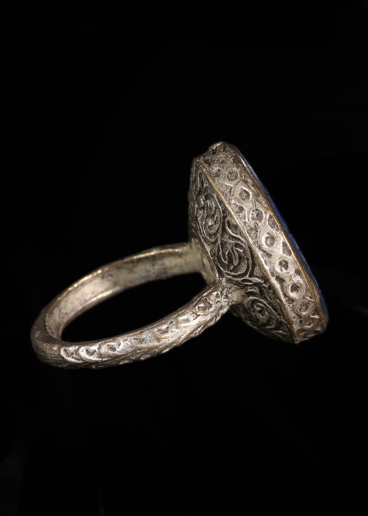 伊斯兰奥斯曼/贝都因风格 银金属 蓝宝石雕刻马的戒指  (没有保留价) #2.1