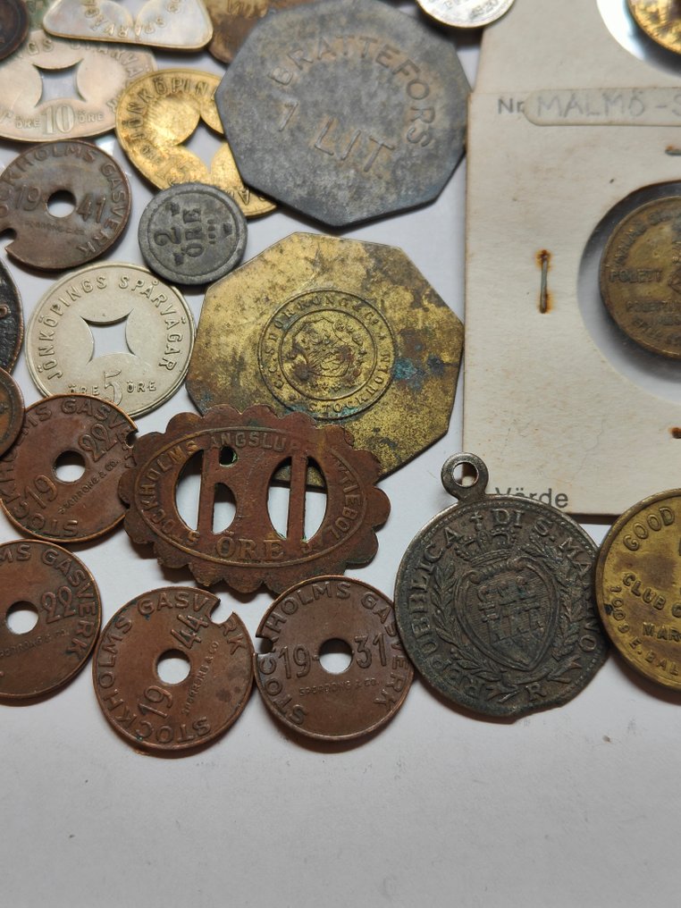 Sverige, Danmark. A lot of unsorted old Nordic Tokens - Transport, utilities and others. (Ingen reservasjonspris) #3.2