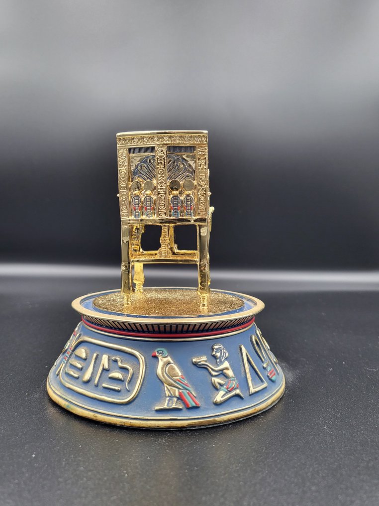 Franklin Mint – Édition limitée – Plaqué or 24 carats – Pièce égyptienne détaillée - Statuette, The Throne – - 15 cm - Forgyldt #3.2