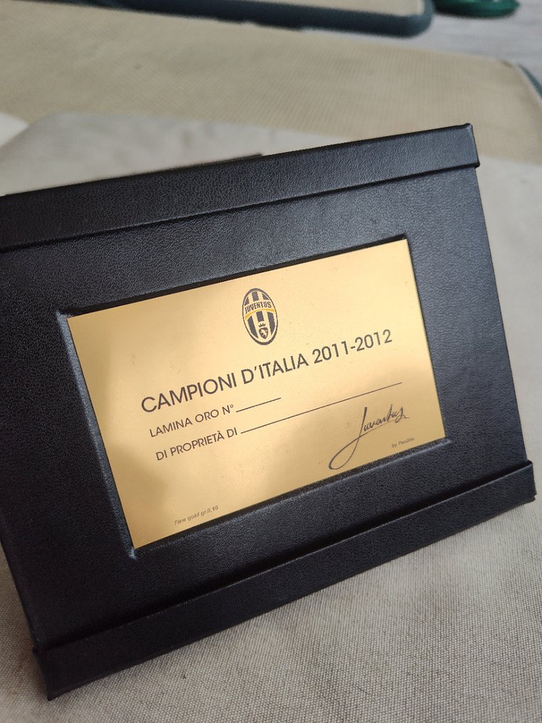 Ταγκά σε χρυσό 0,10 γραμμάρια Juventus πρωταθλητής 2011-12 - altro - Αθλητική πλακέτα - Χρυσός #3.2