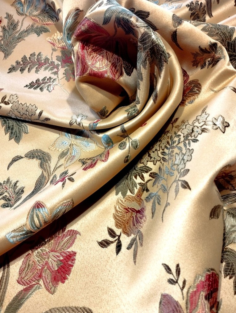 SAN LEUCIO - Ρεγίνα Μαρθάρα Σάβοια - Τραπεζομάντηλο - 2.8 cm - 2.8 cm - τραπεζομάντηλο για 12 άτομα #1.0