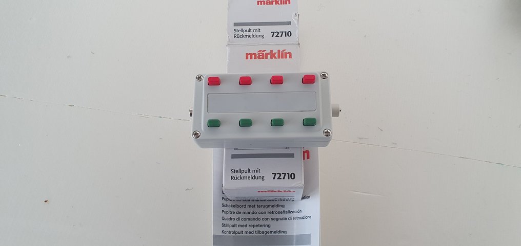 Märklin H0 - 72710 24612 24188 24230 24224 24206 24064 24116 24172 - 模型火車軌道 (1) - 包括 Märklin C-rail(类似 Kato 基础的轨道)部件在内的套件,包括3个带线的电动道岔。 #4.3