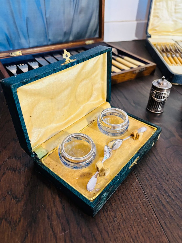 Σερβίτσιο τραπεζιού (7) - Ασημί, Κρύσταλλο, Βακελίτης, Επάργυρο #3.2