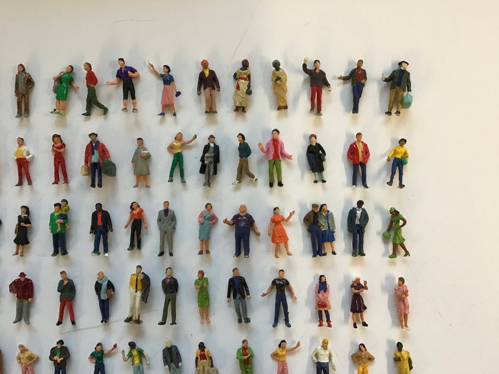 Preiser H0 - Figurer till modelltåg (80) - Resenärer och fritidsaktiviteter #2.1