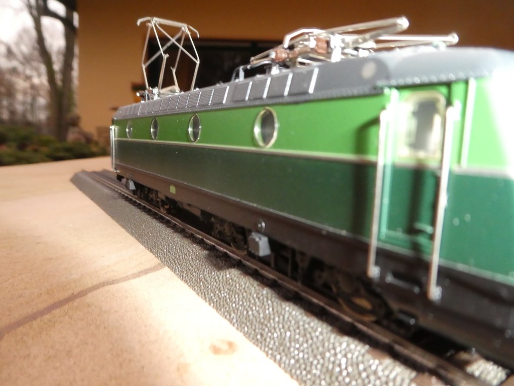 Märklin H0轨 - 37231 - 电力机车 (1) - 电力机车系列122 - NMBS #1.0