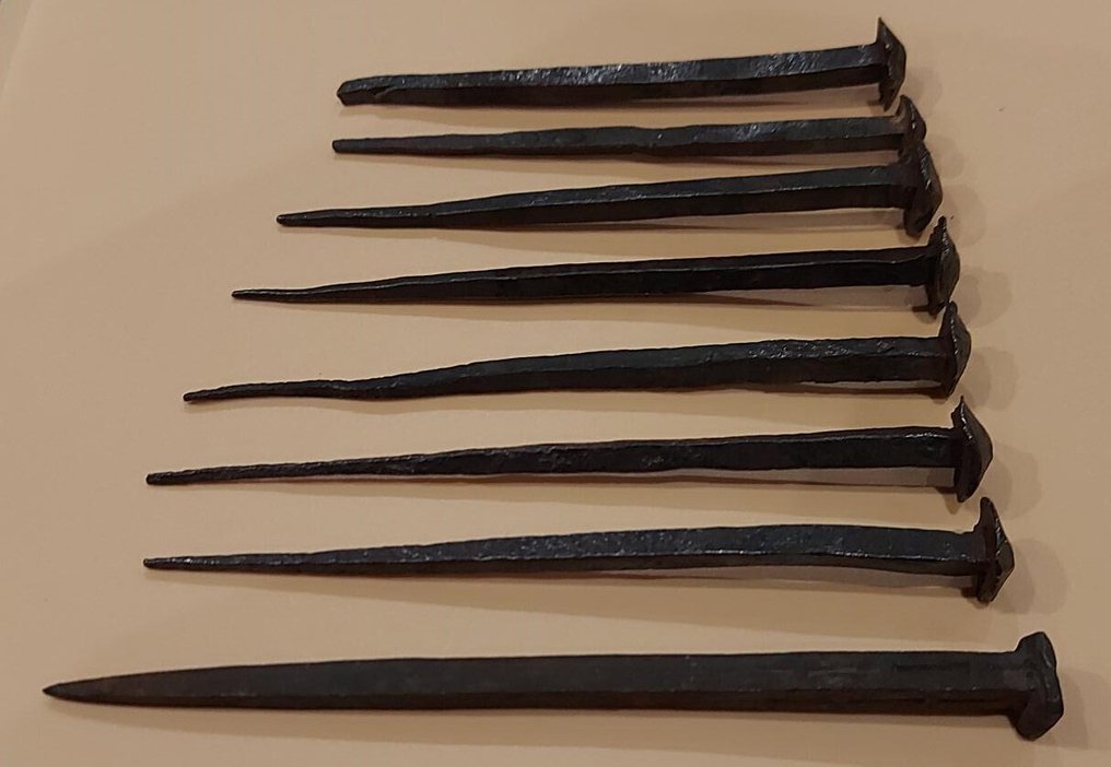 Ancient Roman Iron 8 pieces of Roman heavy handmade nails (211 grams). For crucifixion, boats, and fort construction. (No reserve price) #4.3
