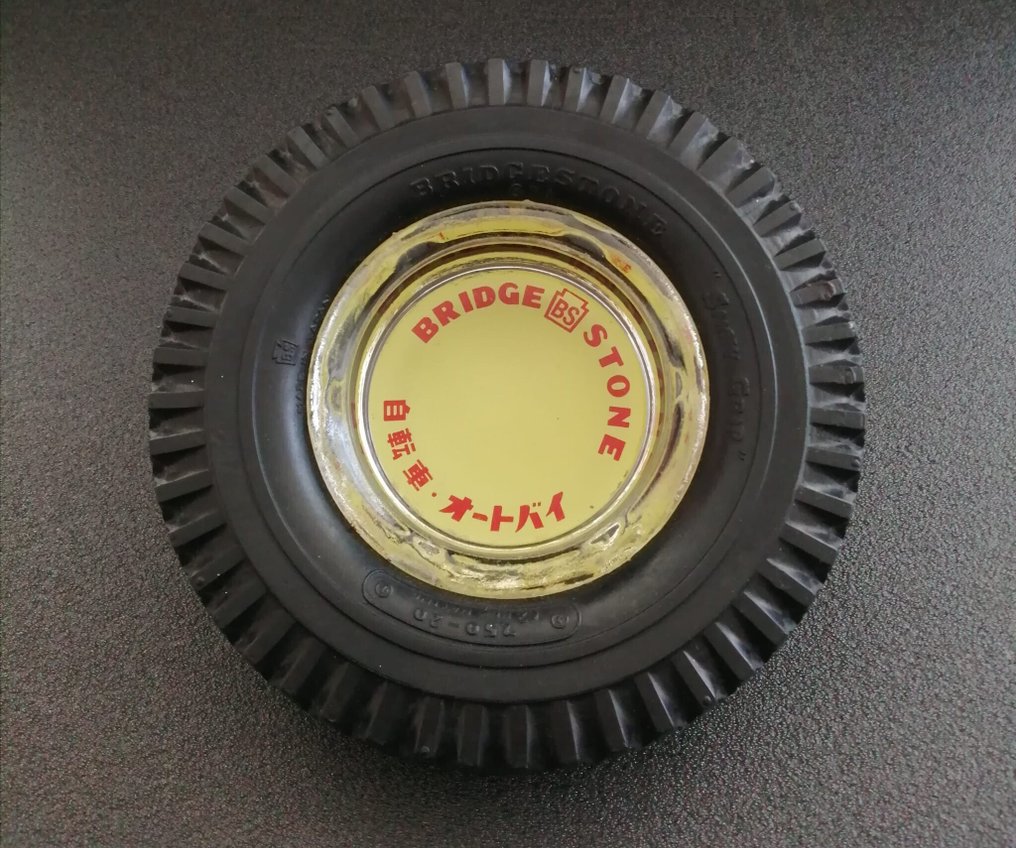 1970s Cenicero neumático Bridgestone • Versión japonesa • RARO - 煙灰缸 - 橡膠, 玻璃 #1.0