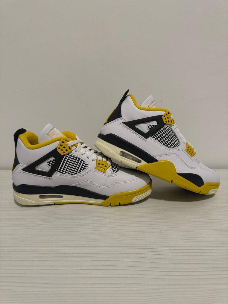 Nike - Air Jordan 4, Retro WMNS "Vivid Sulfur" (No RP) - 高幫運動鞋 - 尺寸: EU 40 #3.2