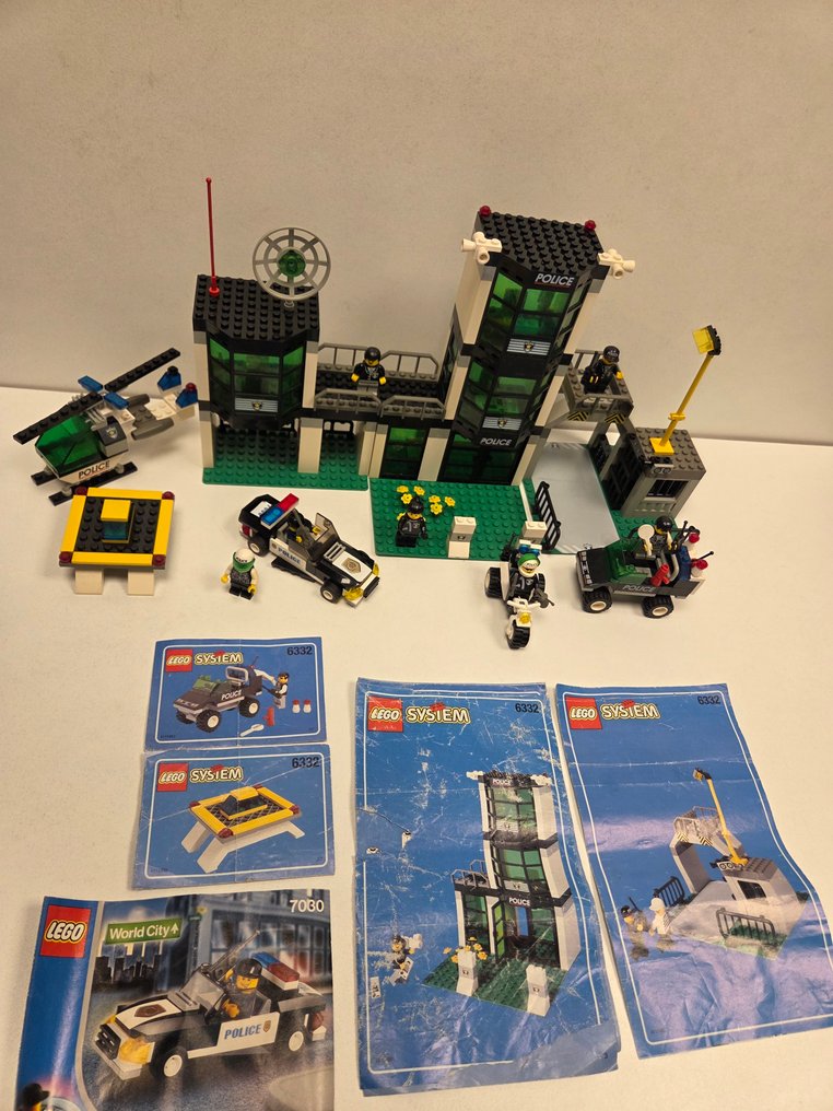 Lego Set - World City - LEGO Command Post Central 6332+LEGO Squad Car 7030 #1.0