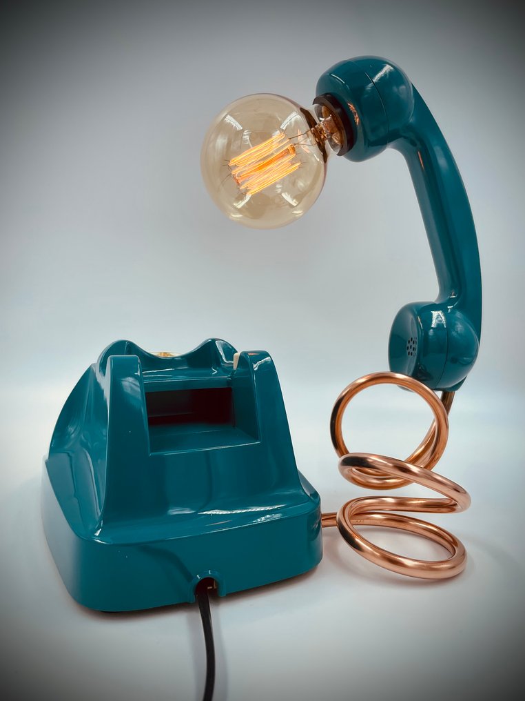 Lampada da tavolo - Plastica, Rame, Metallo - Opera realizzata da AF #2.1